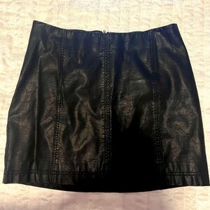 Faux leather mini skirt